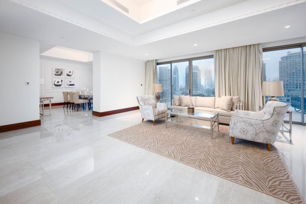 Exquisite Royal Penthouse With Stunning Marina View