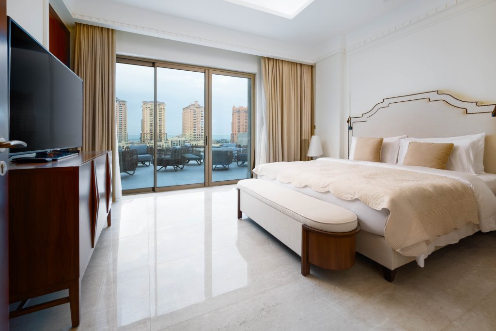 Exquisite Royal Penthouse With Stunning Marina View