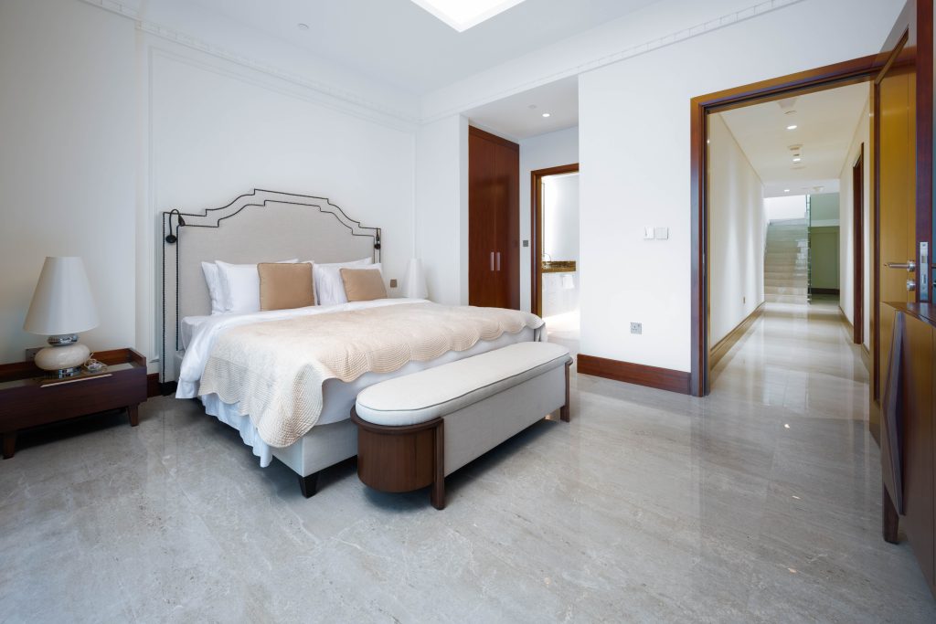 Exquisite Royal Penthouse With Stunning Marina View