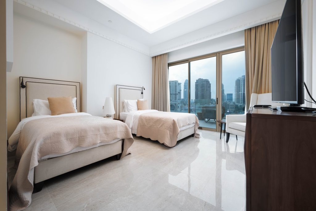 Exquisite Royal Penthouse With Stunning Marina View