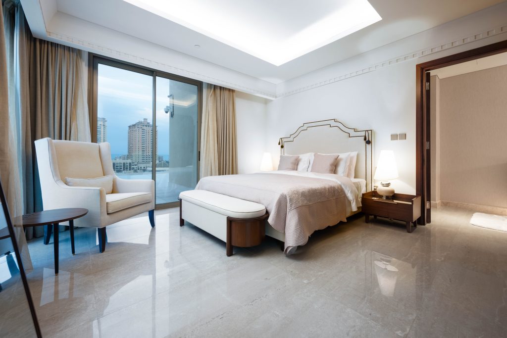 Exquisite Royal Penthouse With Stunning Marina View