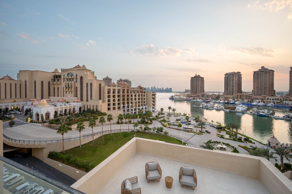 Exquisite Royal Penthouse With Stunning Marina View
