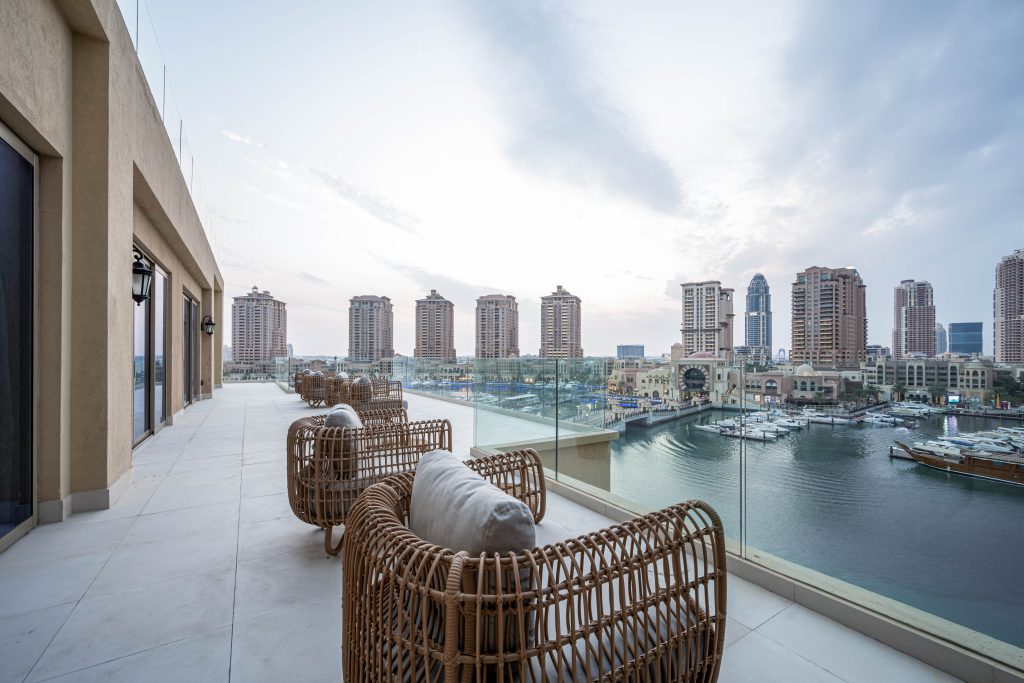 Exquisite Royal Penthouse With Stunning Marina View