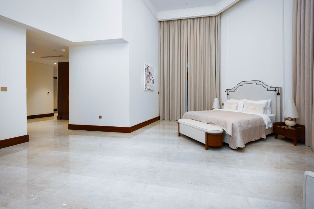 Exquisite Royal Penthouse With Stunning Marina View