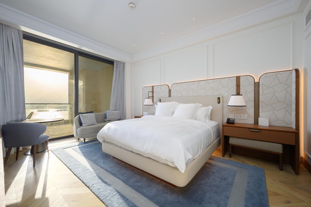 Luxury 2-Bedroom Residence with Sea Views at Four Seasons The Pearl-Qatar