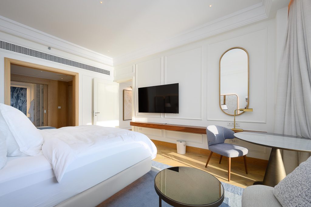 Luxury 2-Bedroom Residence with Sea Views at Four Seasons The Pearl-Qatar