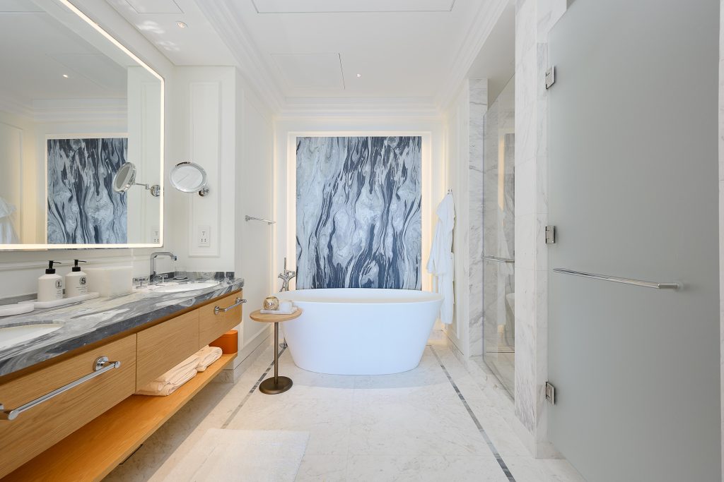Luxury 2-Bedroom Residence with Sea Views at Four Seasons The Pearl-Qatar