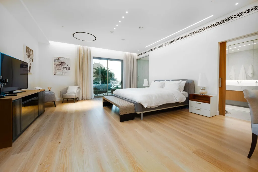 Luxurious Four-Bedroom + Maid’s Room Residence for Rent at The St. Regis Marsa Arabia Island, The Pearl-Qatar